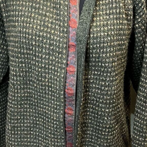 Women's Green Full Zip Woolrich Sweater Size Large 100% Wool EUC - Picture 11 of 11